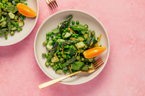 Asparagus pea and cucumber salad L 