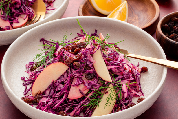 Crunchy red cabbage salad