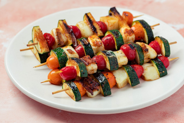BBQ skewers with tomato and courgette L v2