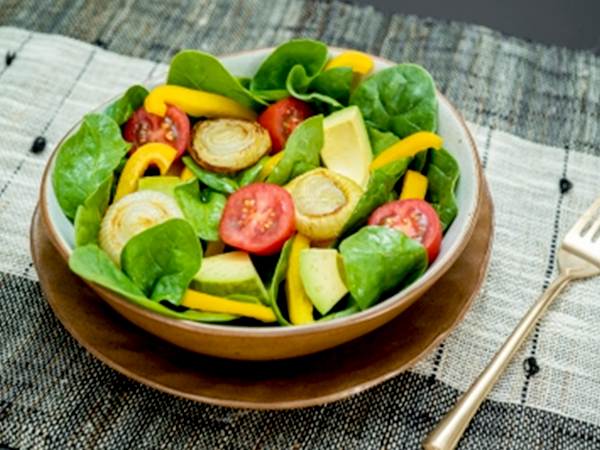 Capsicum and onion salad 600x450