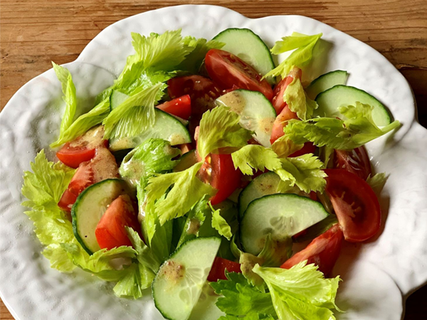 Tomato and cucumber salad 600x450